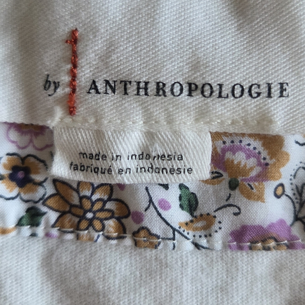 Women's White Sleeveless Collared Top - Picture 5 of 7